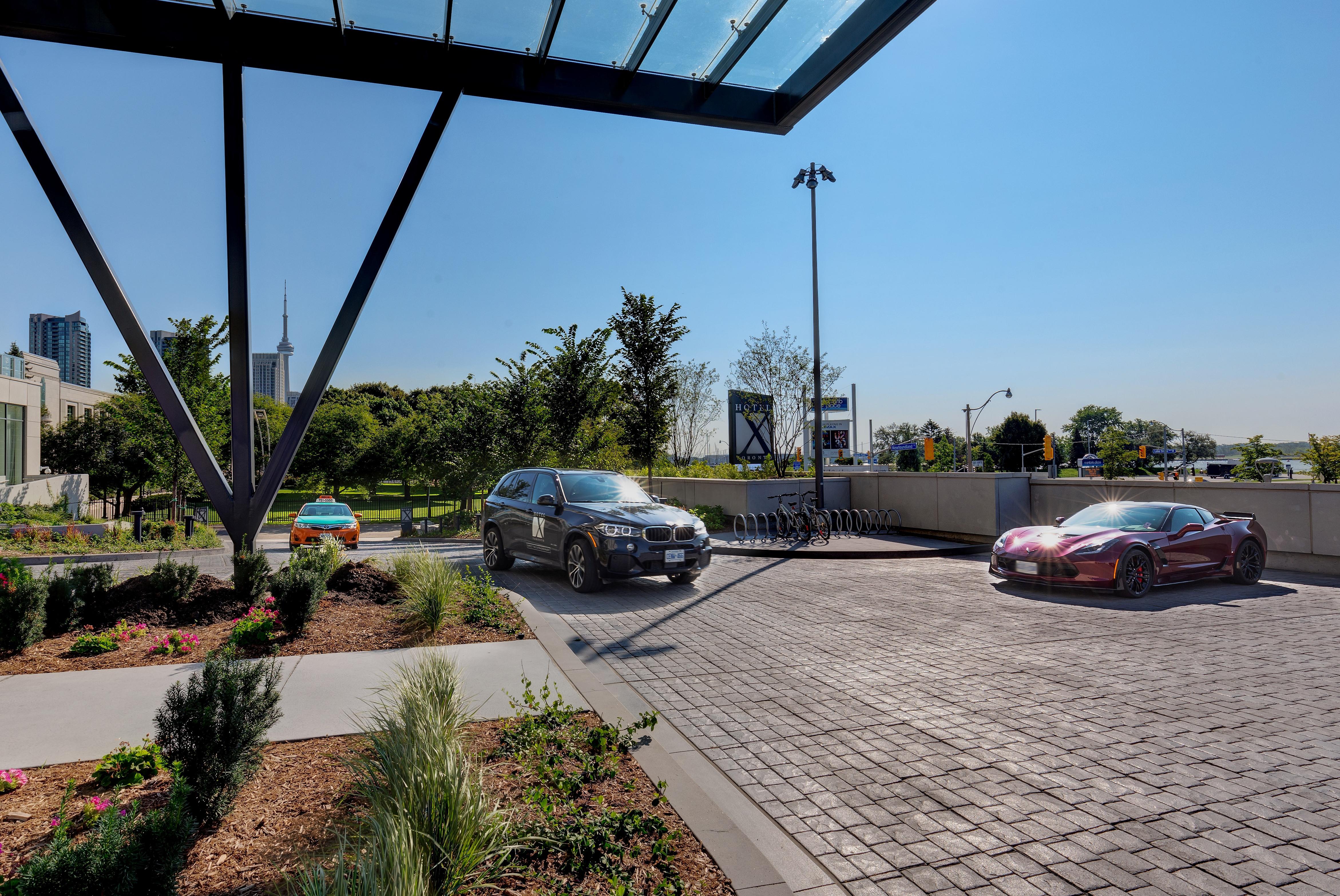 Hotel X Toronto, A Destination By Hyatt Hotel Exterior photo The station's parking garage